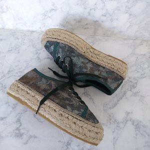 Vidorreta lace up shoes.